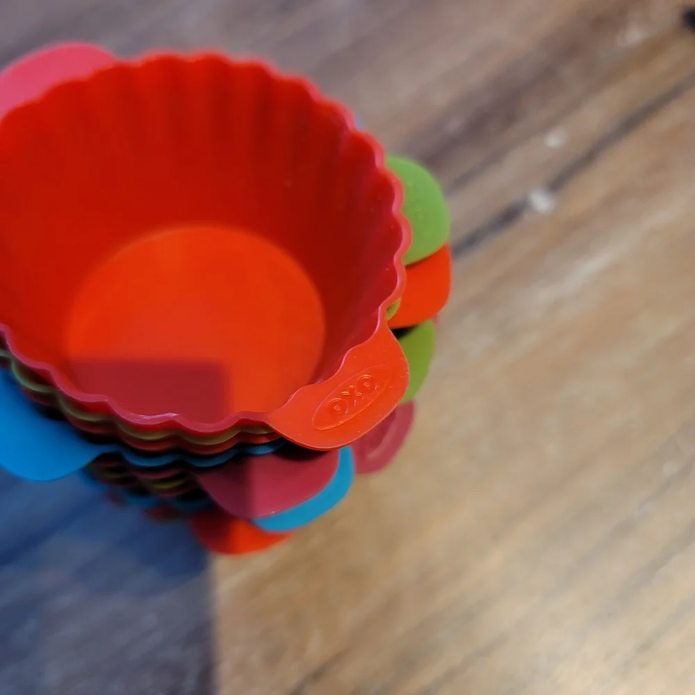 Oxo Red and Green Bakeware Set
